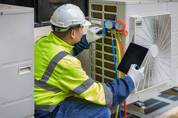Professional Hvac technician working in Stockertown, PA